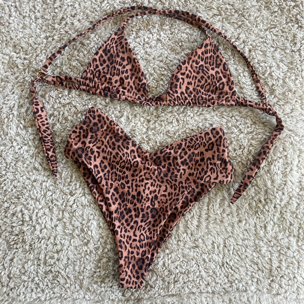 Skatie Bikini XS Sonny Top & Melly Bottom in Kualoa